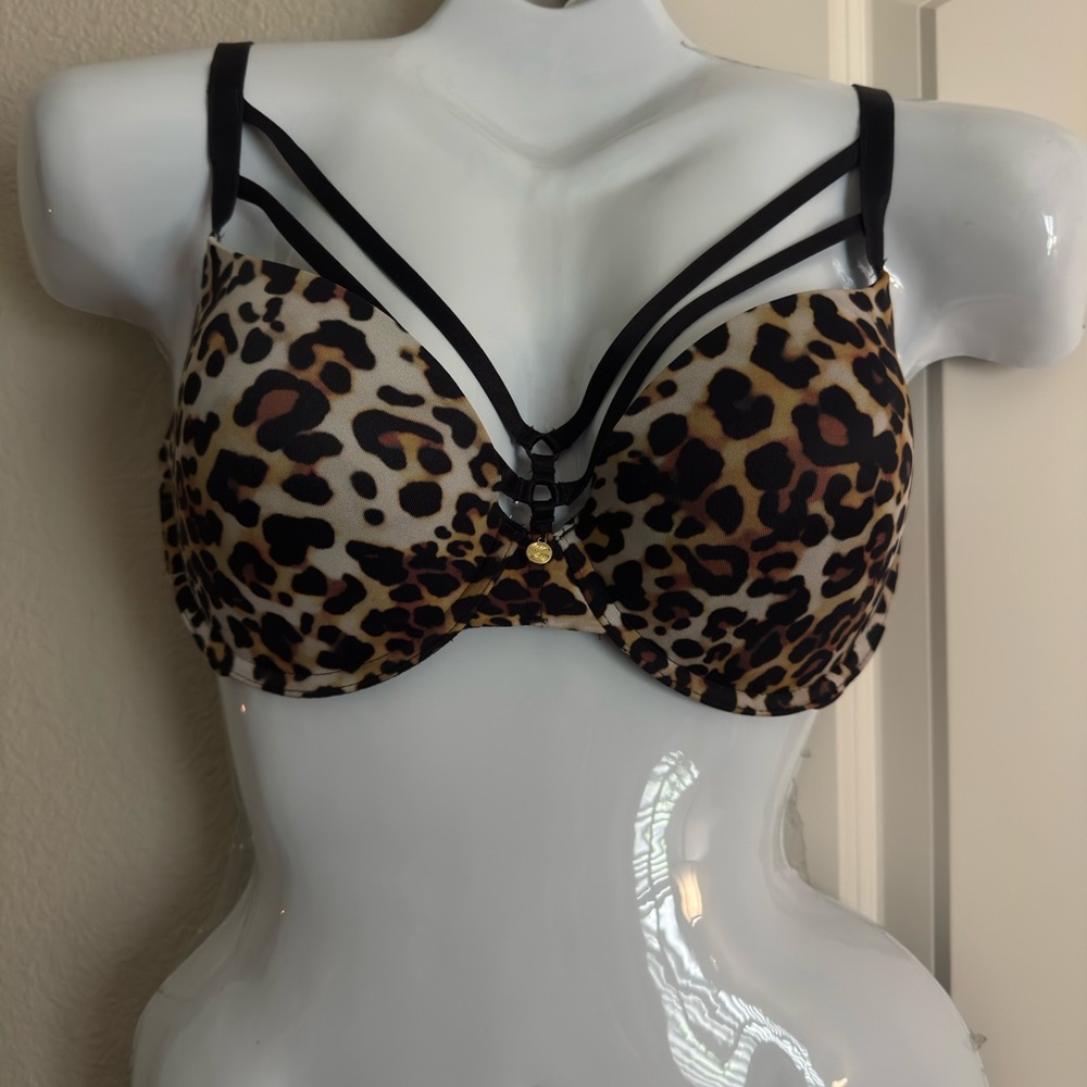 VENUS Leopard Print Bra with Black Accents